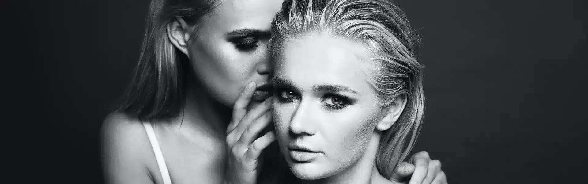 007 connectie zonder naam - Queerina.nl erotische verhalen voor lesbische en biseksuele vrouwen 18+